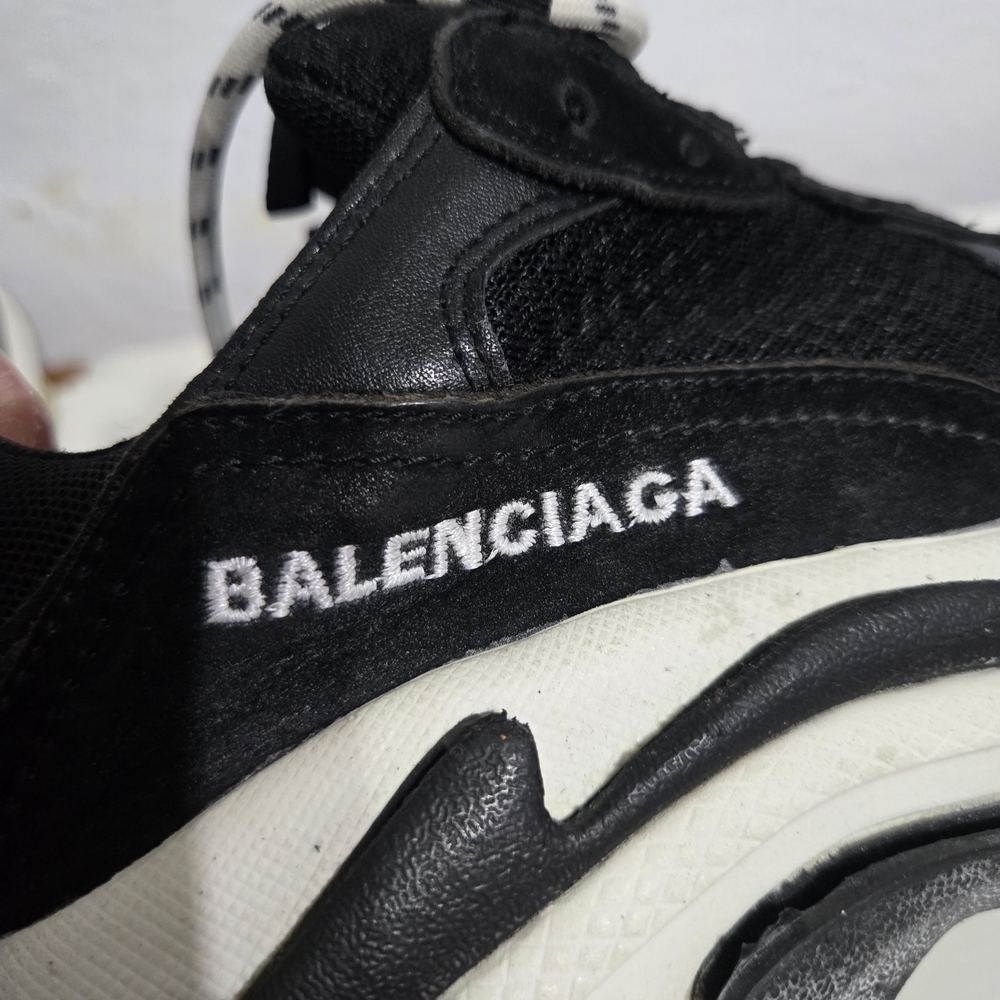 Balenciaga Black Leather and Mesh Triple S Low Top Sneakers Size 39 Women - Picture 9 of 10